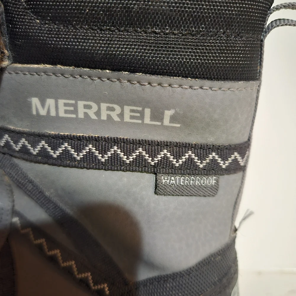 Big Kids Merrell Snow Boots Size 3M
